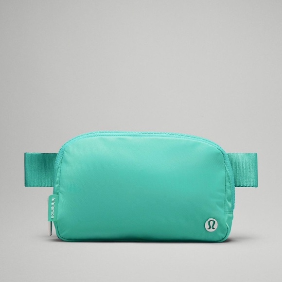 lululemon athletica Handbags - LULULEMON EVERYWHERE BELT BAG PARADISE GREEN